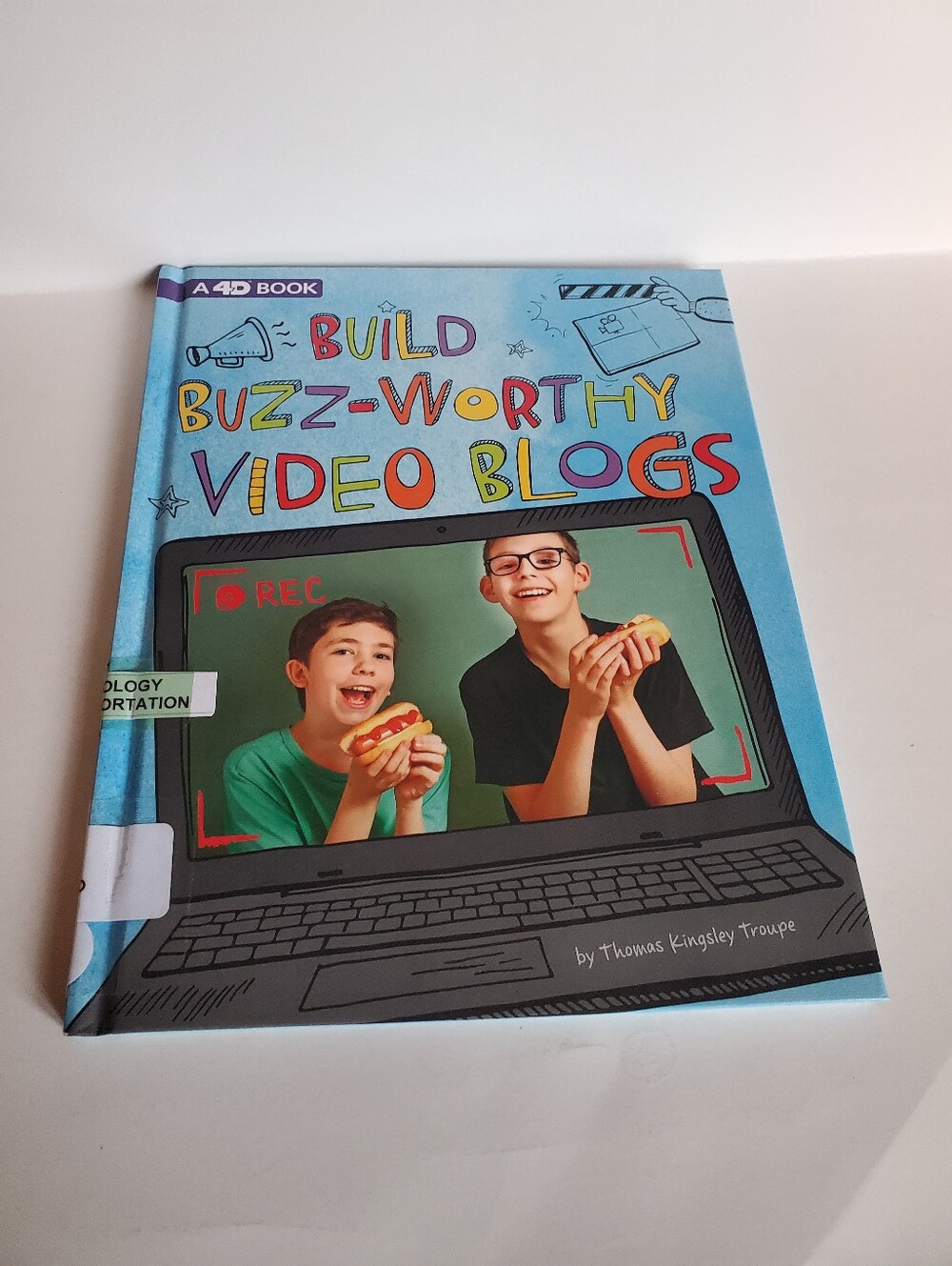 Build Buzz-Worthy Video Blogs Book - By Tuomas Kinglsey Troupe Hardcover Preown